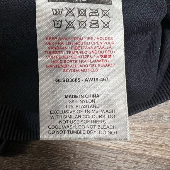 Gymshark Sports Bra Women's XS Charcoal Grey Studio Seamless Workout Spellout - Picture 6 of 7